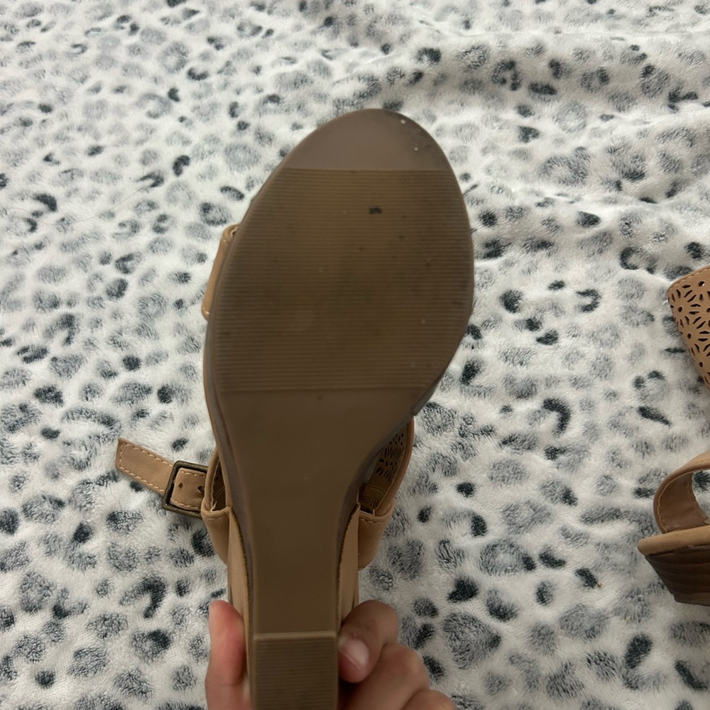 Elegant Tan Women's Sandals